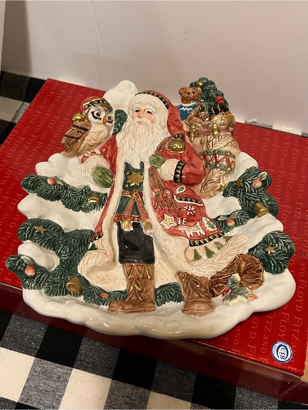 NWT FITZ & FLOYD CHRISTMAS LODGE SANTA CANAPÉ PLATE.
